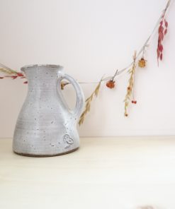 Alternative view of Carafe blanche